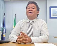 Eduardo da Silva, gerente do INSS em Cuiab: ele diz que o segurado est em primeiro lugar