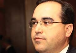 O procurador-geral do municpio, Fernando Biral, jura que o corte no fornecimento de energia eltrica  irregular 