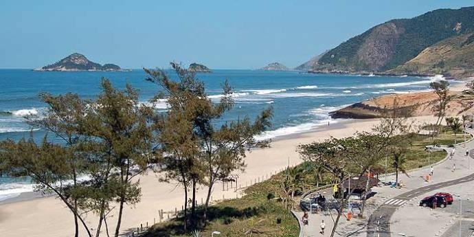 Brasileiro prefere tirar frias durante o vero e costuma ir  praia para descansar