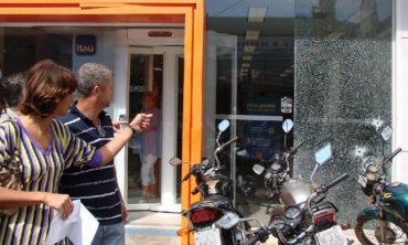 Oficial da PM foi abordado em frente  agncia do Banco Ita, na Av. Fernando Correa 