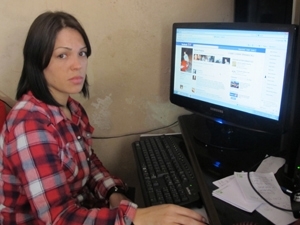 Karina procurou ajuda nas redes sociais para localizar irmo que estava desaparecido.