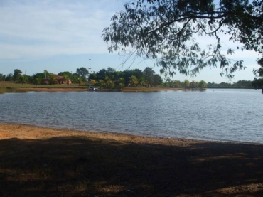 Lagoa Trevisan, rea de lazer que tambm  aproveitada por jovens que usam drogas, em Cuiab