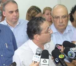 O prefeito Chico Galindo (PTB) afirmou que no vai demitir Aray Fonseca e fez a defesa do presidente da Sanecap