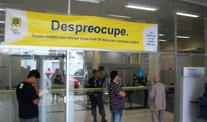 O Banco do Brasil foi acionado por causar superendividamento em funcionria pblica de Cceres