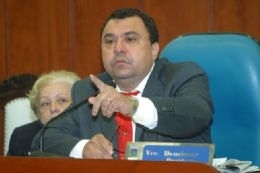 O vereador Deucimar Silva (PP) apresenta hoje requerimento para convocar o presidente da Sanecap, Aray Fonseca