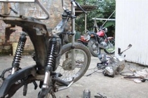Desmanche de motos foi localizado no Coxip pela PM