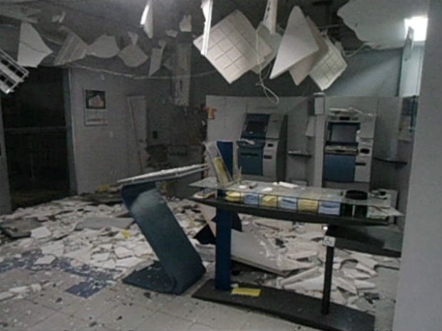 Agncia do Banco do Brasil, de Bocaiva do Sul (PR), ficou parcialmente destruda