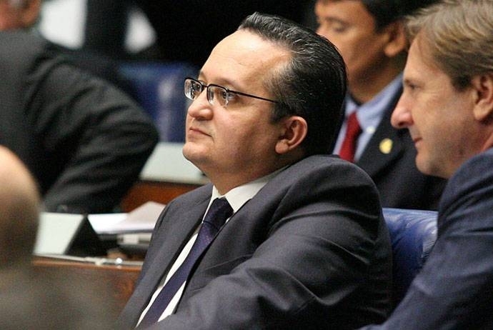Pedro Taques sustentou que existem duas denncias contra Kravchychyn que precisam ser apuradas