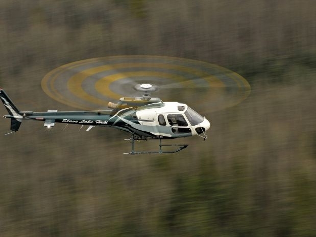 Helicptero acidentado era um modelo Eurocopter AS 350 B2 Esquilo, semelhante ao da foto
