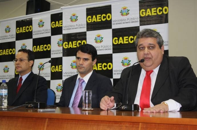 Integrantes do Gaeco, em coletiva de imprensa: vereadores formaram uma quadrilha