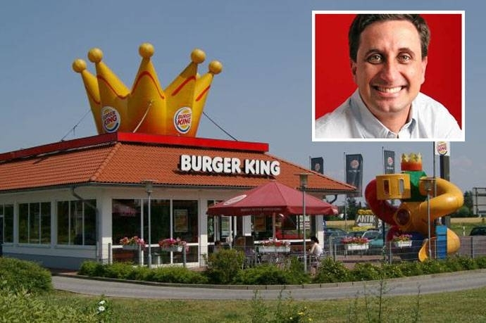 Uma das primeiras lojas da Burger King, nos EUA; brasileiro Bernardo Hees (dest), presidente da rede
