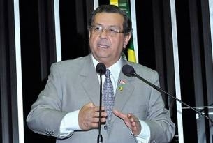 Senador Jaime Campos v dificuldades de consolidao do PSD no cenrio nacional