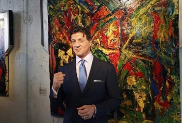 Stallone inaugura retrospectiva como pintor na Suia