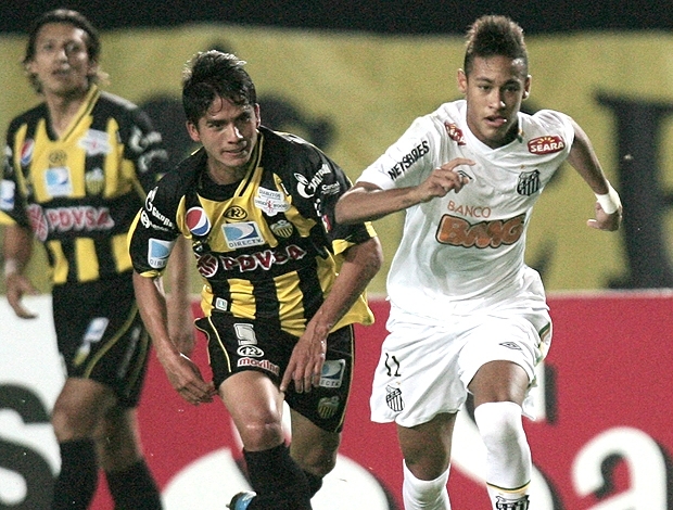 Neymar at tentou ajudar, mas no conseguiu bom desempenho nas arrancadas