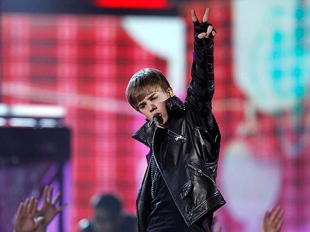 Justin Bieber durante apresentao no Grammy
