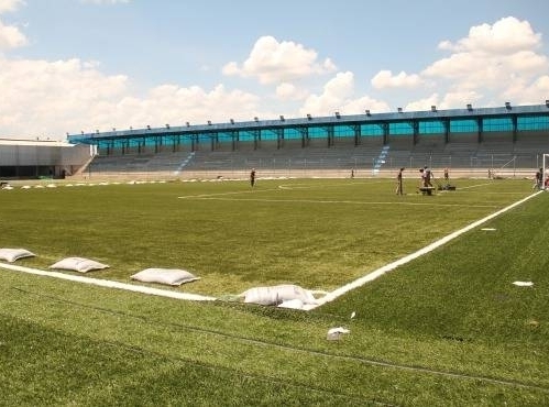 Apesar do teste em parte do campo, jogadores ainda no podem avaliar diferena do novo gramado