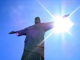 Visitante precisa pagar R$ 24,75 para ver o Cristo, preo que inclui R$ 15 do ingresso e mais $ 9,75 do transporte