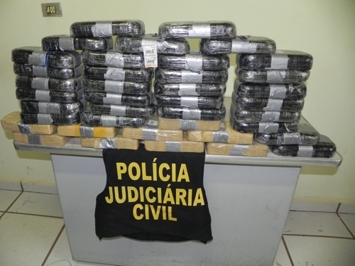 39 tabletes arremessado em stio da regio de Vila Bela.