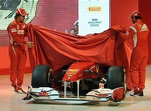 Alonso e Ferrari participam do lanamento do carro