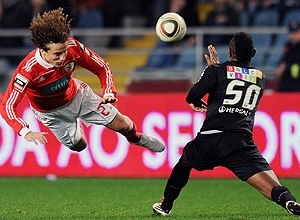 David Luiz em ao pelo Benfica; jogador est perto do Chelsea 