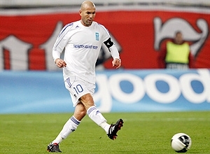 Zidane participa de jogo beneficente em Atenas
