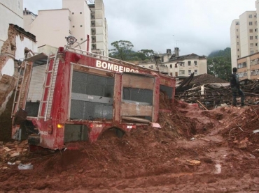 Na quarta-feira (12), trs bombeiros morreram soterrados em Friburgo 