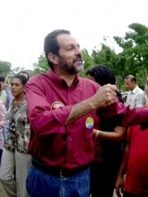 Agnelo Queiroz (PT) venceu a eleio para governador do Distrito Federal no 2 turno