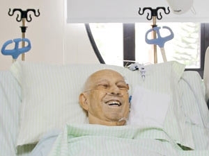 O vice Jos Alencar na UTI do hospital Srio-Libans, em So Paulo