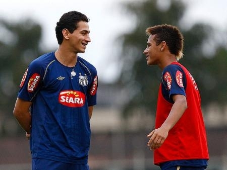 Neymar e Ganso ainda tm contrato com o Santos at 2015