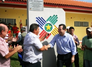 Governador Silval Barbosa durante inaugurao do Colgio Rural Comunidade Chapada da Vacaria