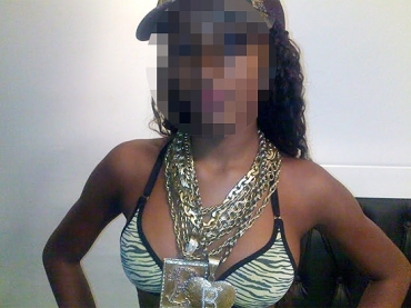 Imagem interceptada pela polcia mostra mulher de traficante do Rio com joias