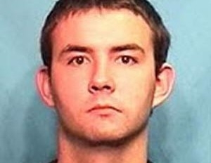 Ryan M. McNames, de 19 anos, acabou detido por incentivo  prostituio.