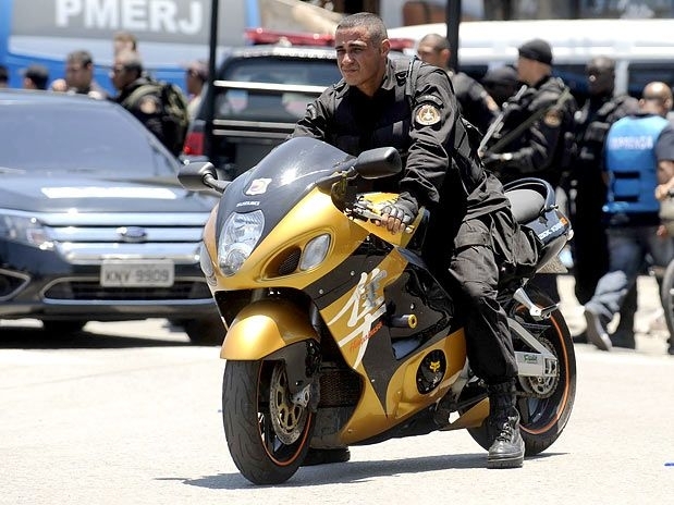 Policiais localizaram moto comercial considerada a mais rpida do mundo