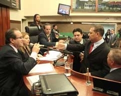Requerimento para abertura de CPI foi apresentado pelo vereador Toninho de Souza (PSD)  mesa diretora contendo nove ass