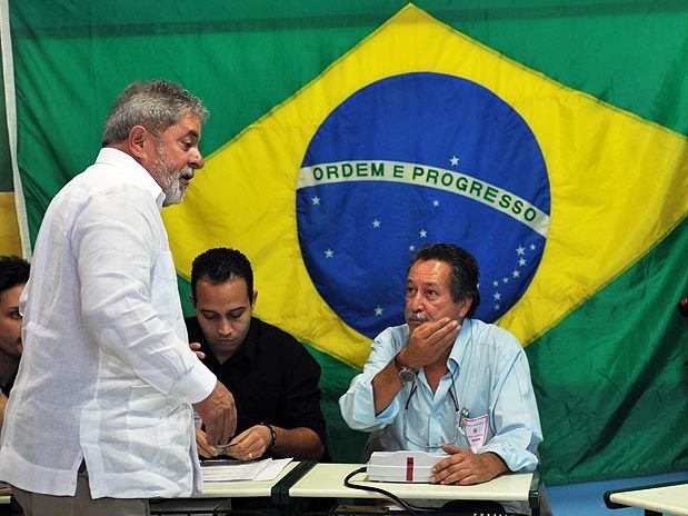 Lula criticou a postura de Jos Serra (PSDB) nas eleies presidenciais deste ano