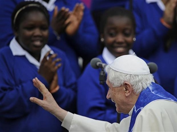O papa Bento XVI durante celebrao com estudantes nesta sexta-feira (17) na St Mary
