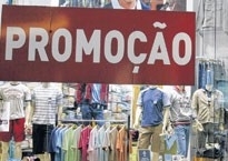 Nos shoppings a alta nas vendas chegou at 30%, na comparao com a data comemorativa de 2009 