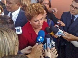 A candidata do PT  Presidncia, Dilma Rousseff, aps almoo com o deputado Ciro Gomes.