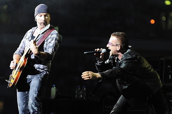 U2 anuncia volta da banda em vdeo caseiro