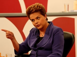 TSE multa Dilma e ministro por propaganda antecipada