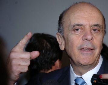 Serra prev gastar 14,65% mais que Dilma na eleio 