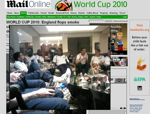 Jogadores da Inglaterra bebendo e fumando