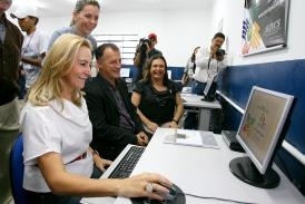 Secretria Roseli Barbosa inaugura unidade de incluso digital em Diamantino.