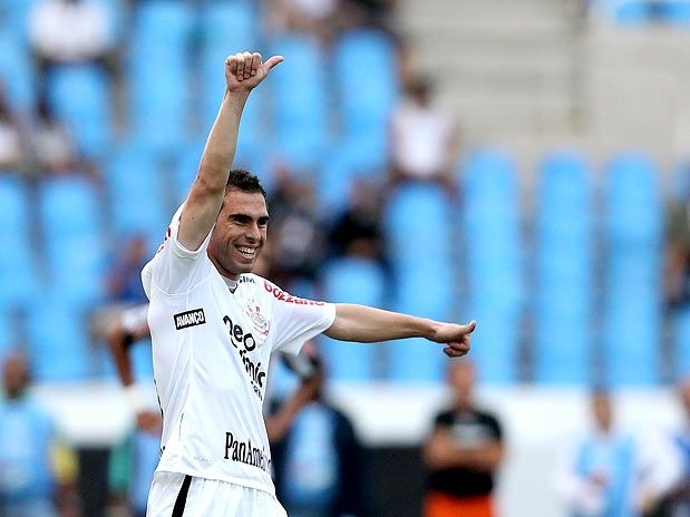 Bruno Csar abriu o placar para o Corinthians no primeiro tempo