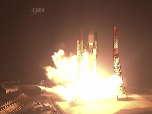 Imagem retirada de vdeo mostra o foguete H-IIB sendo lanado no Japo neste domingo (4)