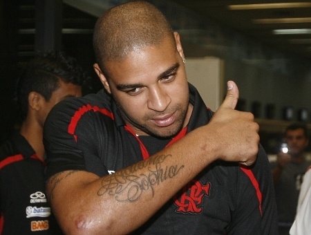 Adriano se despede do Flamengo em definitivo nesta quinta-feira (27)