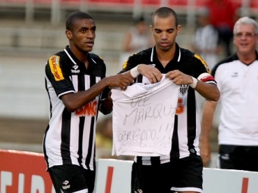 Tardelli marca e homenageia Marques, na vitria do Atltico-MG sobre o xar paranaense