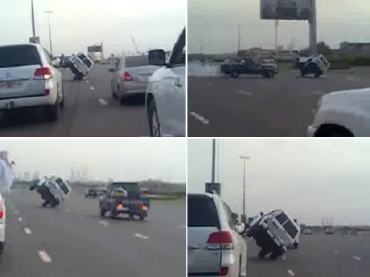 4x4 trafega sob duas rodas em estrada movimentada em Dubai 
