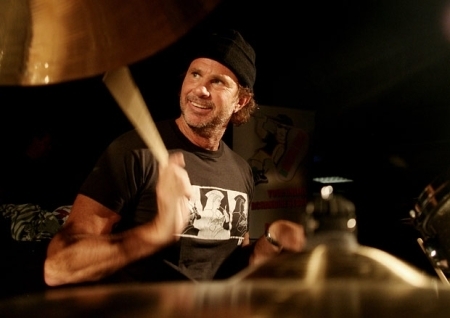 Alm de baterista do Red Hot, o americano Chad Smith tambm toca com a banda Chickenfoot e investe em carreira solo