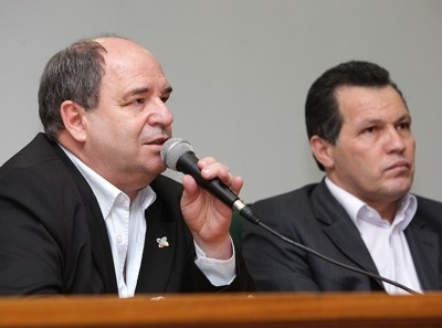 Governador apresenta e pede apoio aos funcionrios da Sinfra para o novo secretrio da Pasta, Arnaldo Alves